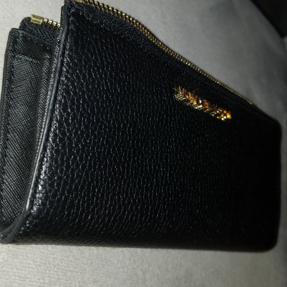 Michael Kors - Picture 3 of 3